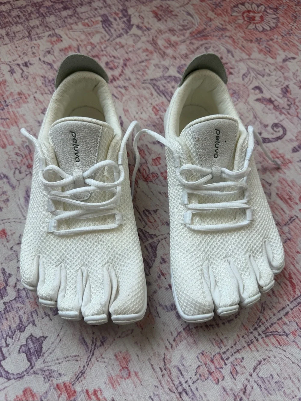 Peruva strand sport mesh barefoot trainers  Five-Toe Women's Sneakers size 8